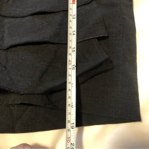 Banana Republic Size 2 Straight Black Skirt with Front Tiers - Picture 6 of 9